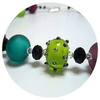 Vienna Beads.
Staudenmayer Sissy arbeitet mit venezianischem Effetre/Vetrofont Glas, deutschem Glas aus Lauscha, CIM Glas aus China und Silberglsern von Double Helix. Schmuckstcke einzigartig und unverwechselbar! mehr 