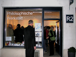 Werner Schönolt Ölbilder, Aquarelle, Federzeichnungen Vernissage und Ausstellung 2011
Eröffnung: Gerhard Ruiss
R2 - Philosophische Werkstatt Wien & Atelier-Galerie
Lindengasse 61-63/R2, 1070 Wien
Verein Artes Liberales - zur Förderung des Dialoges zwischen Philosophie, Kunst und Wirtschaft